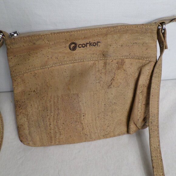 Small Cork Corkor Crossbody Zippered Bag - Picture 2 of 8